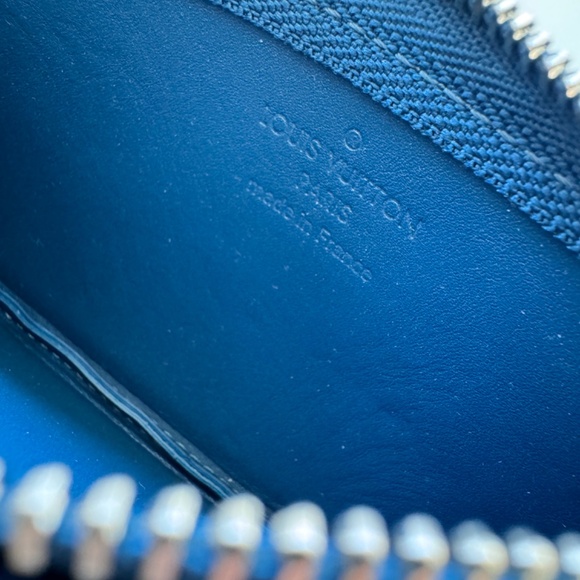 Louis Vuitton Key Pouch PM (BNIB) - Picture 8 of 12